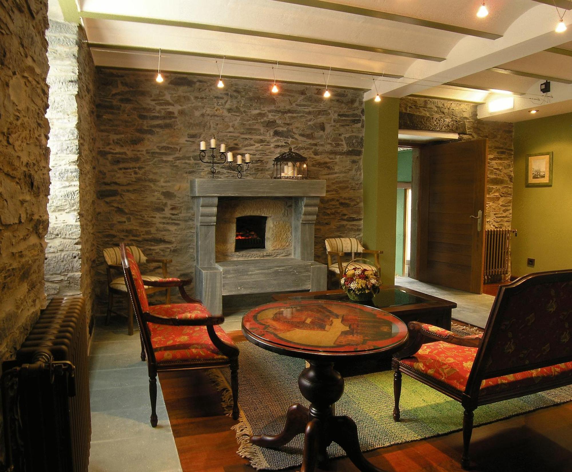 Hotel Casona El Gurugu à Luarca Extérieur photo